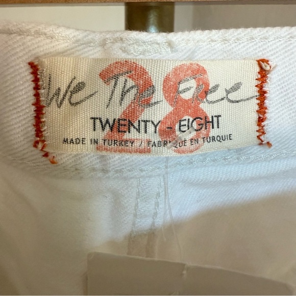 NWT We The Free White Distressed Cropped Flare Jeans Size 28 - Picture 7 of 15
